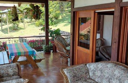 Yumbo Villa | Restful private retreat in Dapa with Jacuzzi