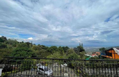 Yumbo Villa | Restful private retreat in Dapa with Jacuzzi