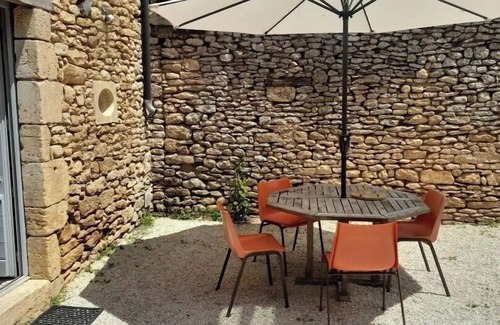 Thonac House | Restful, warm house in Périgord Noir.