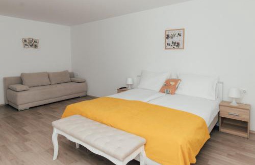 Krnjak Bed & Breakfast | Restoran i sobe Savić