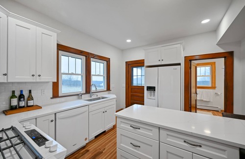 Orson Other | Restored Farmhouse Retreat: Belmont Lake & Elk Mountain – Pleasant Mount