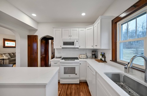 Orson Other | Restored Farmhouse Retreat: Belmont Lake & Elk Mountain – Pleasant Mount