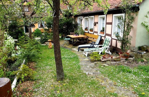 Neusitz Apartment | Restored farmhouse in the center of Schweinsdorf