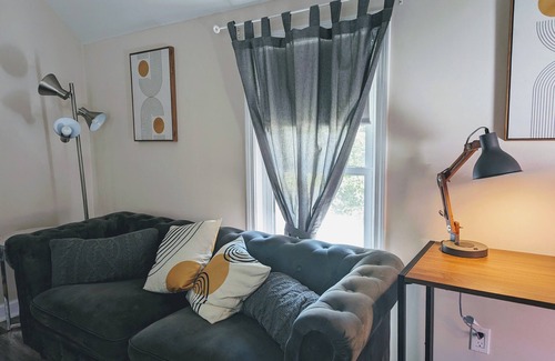 Flushing Apartment | Restored Farmhouse in Central Flushing ~ Walking to Downtown