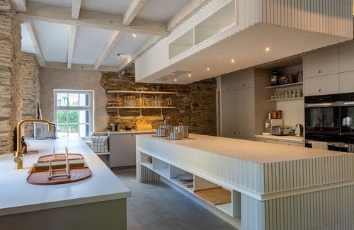St Issey House | Restored House in Padstow with Hot Tub