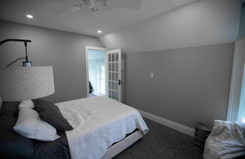 Maquoketa House | Restored Queen Anne Cottage
