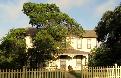 Brenham House | Restored Vintage Farmhouse