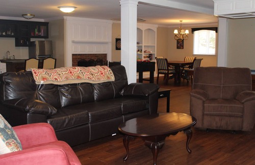Charlotte House | Retreat in the City - country setting in the city with large private pool