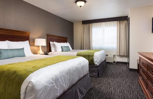 Kimball Junction Hotel | Retreat in the Heart of Park City! Free Breakfast, Indoor Pool, Pets Allowed!