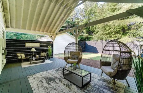 Mint Hill House | Retreat in the Woods!
