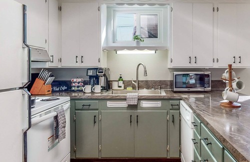 Caldwell House | Retreat on Fillmore Street | Basement Level Duplex in Caldwell