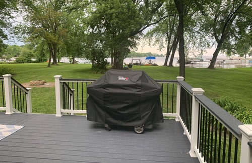 Black Wolf House | Retreat on Lake Winnebago