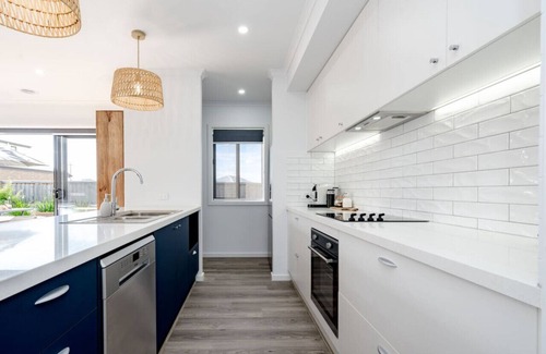 Ocean Grove House | Retreat to the Coast - Sleeps 6