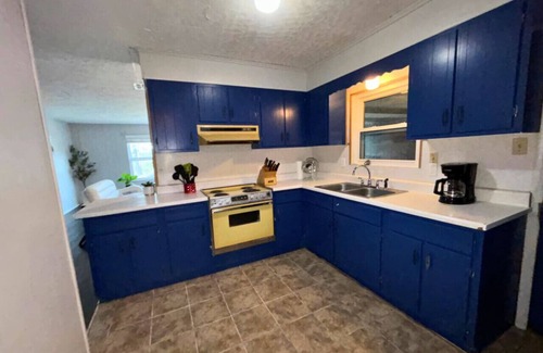 North Shore Apartment | Retro 1BR Near Downtown | Quiet & Comfy Stay