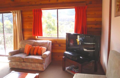 Thredbo Apartment | Retro 2 Bedroom Apartment