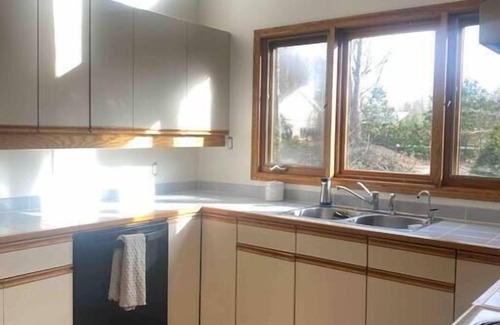 Kincardine Cottage | Retro A-frame cottage near beach