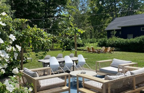 Kincardine Cottage | Retro A-frame cottage near beach