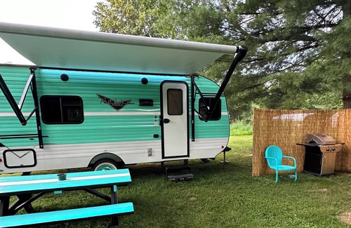 Edwardsville House | Retro Camper on Historic Route 66 Homestead