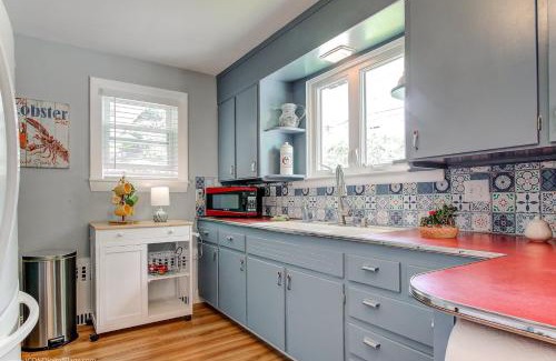 Newport East House | Retro Chic Vibes By The Beach