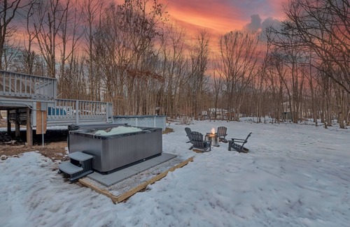 Albrightsville House | Retro : Fire Pit : Arcades : Bikes : PS5 : Hot Tub