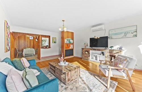Mornington House | Retro Retreat - Mornington