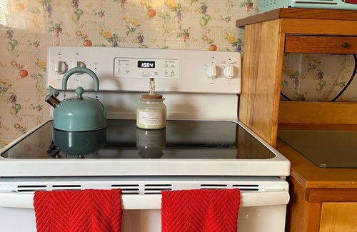 Gaylord House | Retro Retreat on Main st.