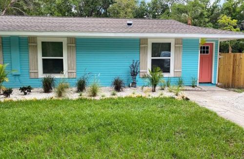 Crystal River House | Retro Retreat - Waterfront