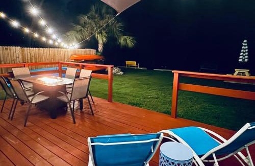 Crystal River House | Retro Retreat - Waterfront