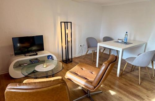 Wolfhagen Apartment | Retro und Gemütlichkeit im Fachwerkhaus - 2 Schlafzimmer, Wohnzimmer, Parkplatz, Balkon