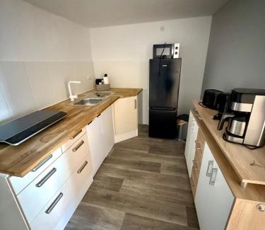 Wolfhagen Apartment | Retro und Gemütlichkeit im Fachwerkhaus - 2 Schlafzimmer, Wohnzimmer, Parkplatz, Balkon