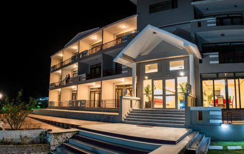 Sirala Hotel | Revathi Resorts