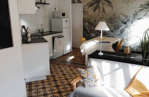 La Nartelle House | Rêve D'Azur: Walking distance from the beach, Swimming pool, Terrace BBQ, Parking & Bed linen included