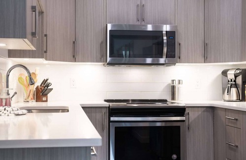 Revelstoke Condo | Revelstoke - Private Hot Tub and Garage! | Granite Ridge Condo