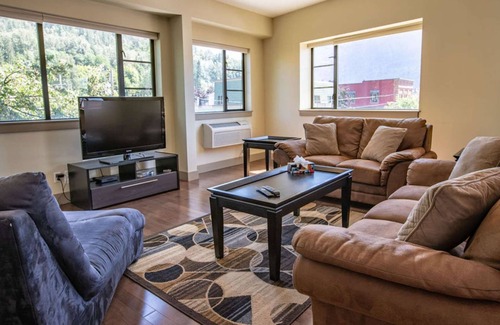 Revelstoke Condo | Revelstoke - Selkirk Snug