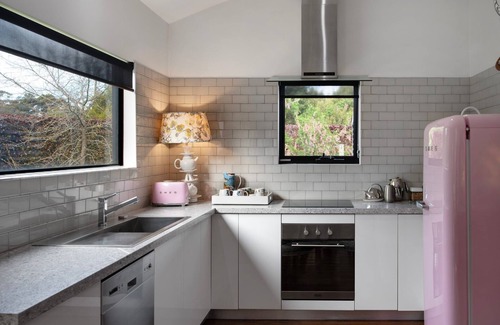 Lyonville House | Reverie 101- luxury escape with native bush views