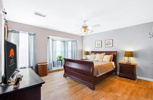 Dripping Springs House | Revival DSTX LLC - Bed & Breakfast