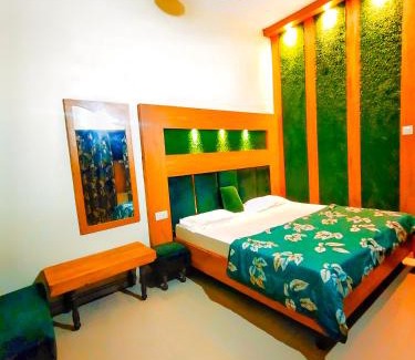 Amritsar Hotel | Revoli Inn Hotel JUST 5 MIN FROM GOLDEN TEMPLE
