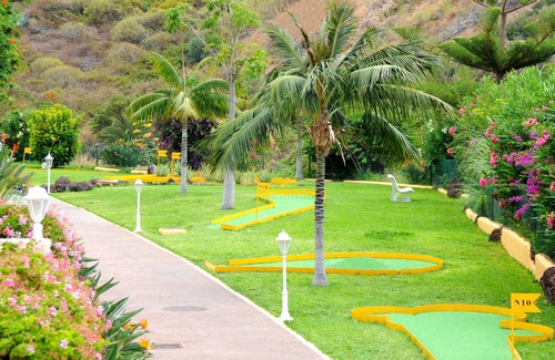 La Quinta House | RF La Quinta Park Suites