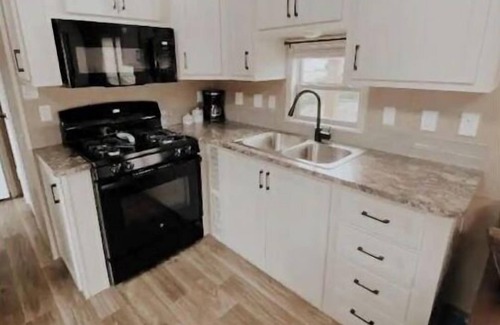 Forks House | Rhody House- A Tiny Home Experience in Downtown Forks!