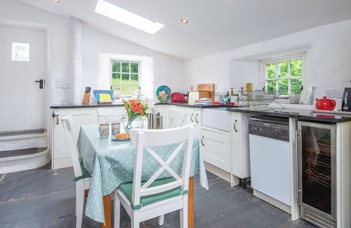 St Brides Cottage | Rhosson Uchaf, Holiday Cottage St Justinians, nr St Davids, Sleeps 6, 3 bedrooms, bathrooms