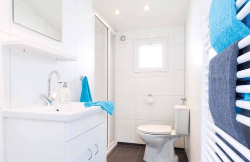 Cromvoirt Ski Chalet | ✓ Rialto at Résidence de Leuvert ✓ Holiday home for 6 persons ✓ Located near Den Bosch (Noord-Brabant) ✓ Near De IJzeren Man ✓ Book directly through the park