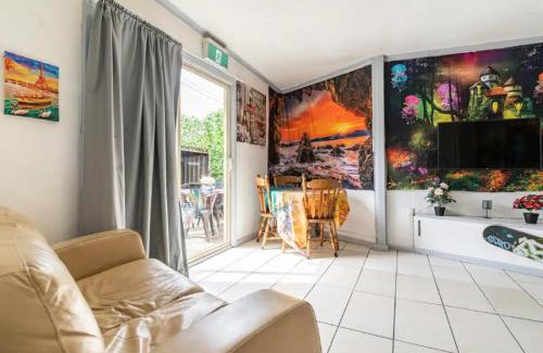 Richmond North House | Richmond Private Rooms - 151 Hoddle Homestay