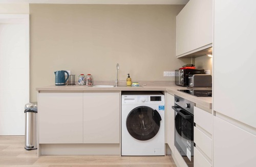 Everton Apartment | Richmond Row 2 Bed Apartment | Secure Parking & EV