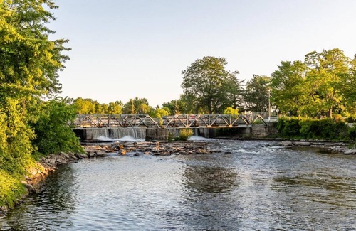 Smiths Falls Apartment | Rideau 2Br Signature Apartment Free Parking 3