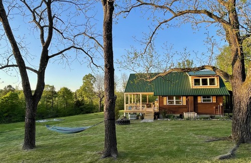 Saint Joe Cabin | Ridge Top Cabin near Buffalo National River with privacy and views.