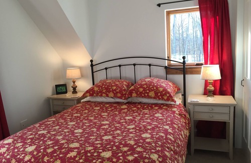 New Paltz House | Ridge View Walk-up - Close to Mohonk Preserve, Minnewaska, New Paltz & Gardiner