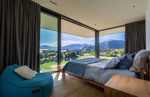 Wanaka Villa | Ridgecrest | Lake Views | Sleeps 12