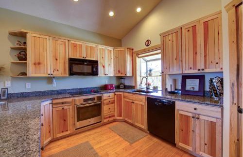 Mammoth Creek House | Ridgetop Hideaway