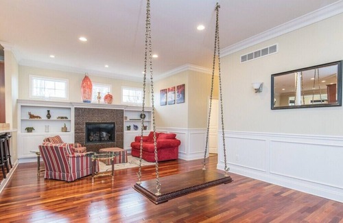 Georgetown House | Ridgeview's Oasis is truly a unique stay