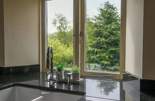 Alston Cottage | Ridgeway Cottage at Lovelady Shield Free Wi-Fi 5 Bedrooms Full Kitchen